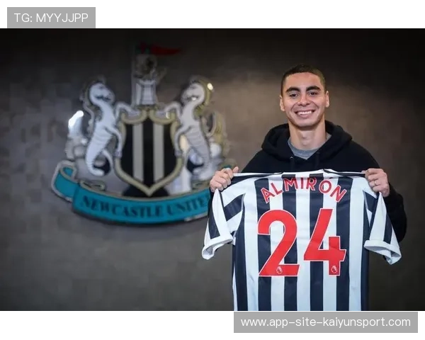 纽卡斯尔阿尔米隆左脚弧线再现美妙曲线